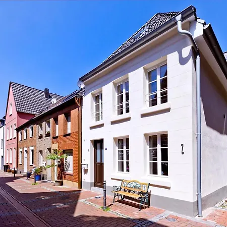 Hohe Rheinstraße Neun - Ferienhaus