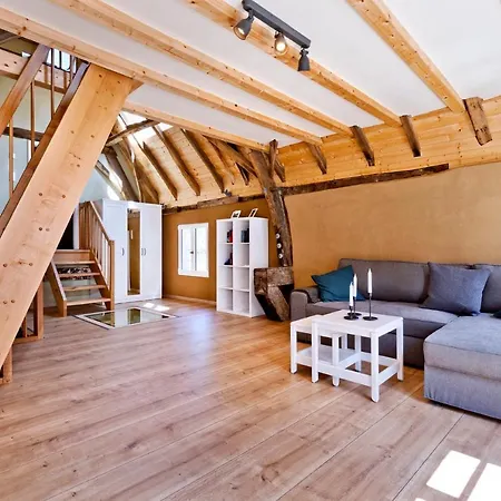 Hohe Rheinstraße Neun - Ferienhaus *